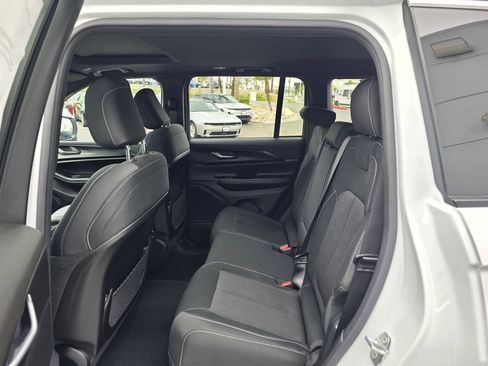 New 2025 Jeep Grand Cherokee Laredo X image 17