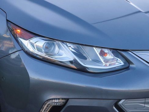 Used 2018 Chevrolet Volt Premier w/ Driver Confidence Package FWD image 4