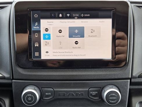 Used 2025 RAM ProMaster 2500 w/ Convenience Group image 17