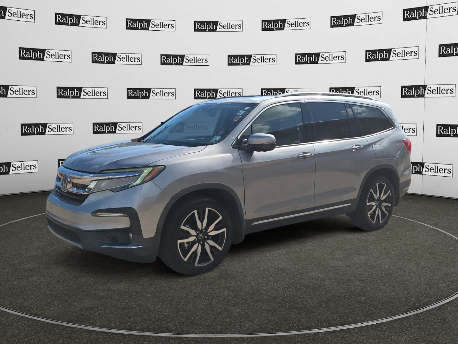 Used 2019 Honda Pilot Touring image 2