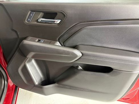 Used 2024 Chevrolet Colorado LT AWD/4WD image 42