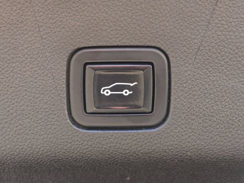 Used 2022 Chevrolet Tahoe LT AWD/4WD image 19