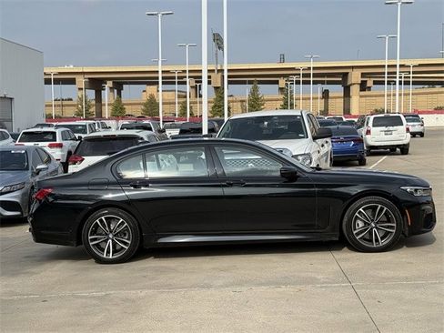 Used 2022 BMW 750i xDrive w/ M Sport Package image 4