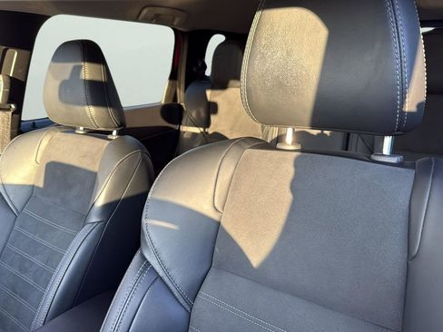 Used 2024 Mitsubishi Outlander SE image 10