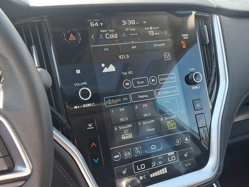 Used 2025 Subaru Outback Premium image 18