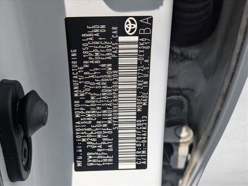Used 2017 Toyota Corolla SE w/ Carpet Mat Package (TMS) FWD image 15