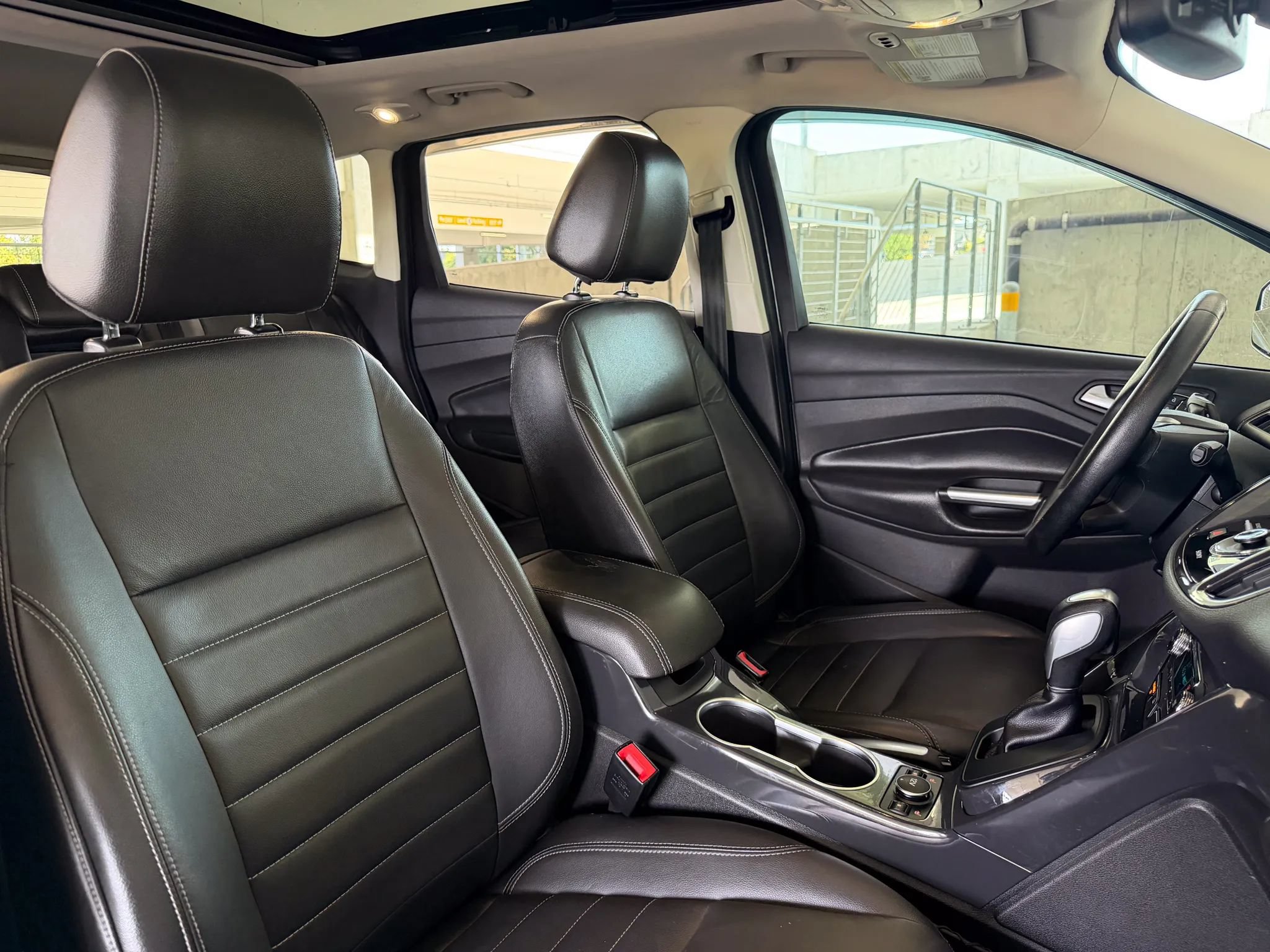 Used 2015 Ford Escape Titanium FWD image 27