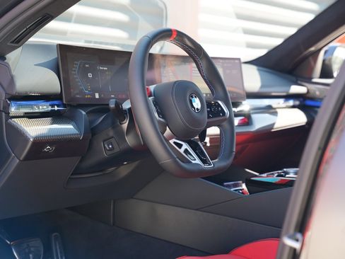 Used 2026 BMW M5 w/ Carbon Package image 3