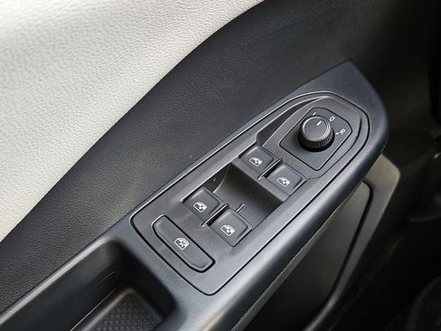 New 2026 Volkswagen Taos S image 12