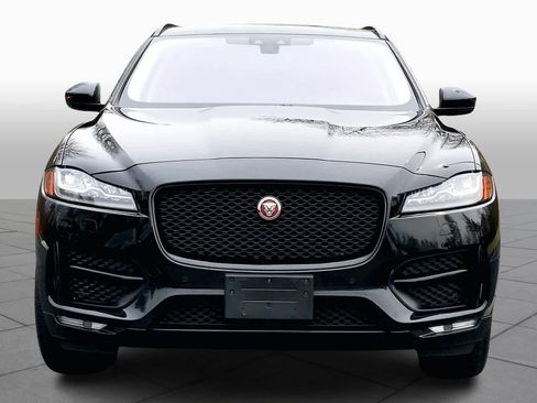 Used 2017 Jaguar F-PACE R-Sport image 3