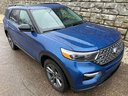 Used 2023 Ford Explorer XLT w/ Equipment Group 202A image 7
