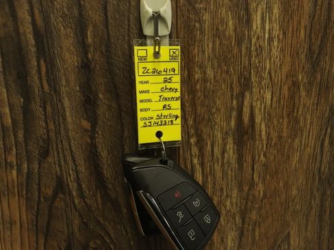 Used 2025 Chevrolet Traverse RS AWD/4WD image 41