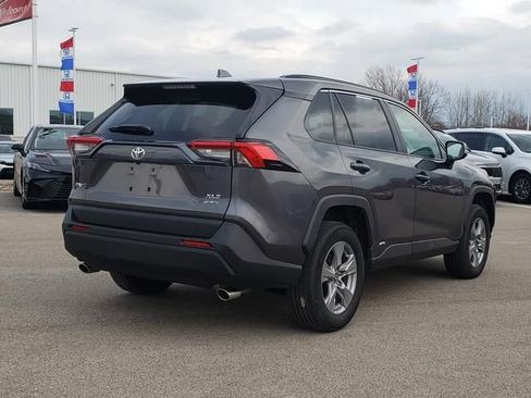 Used 2025 Toyota RAV4 XLE image 5