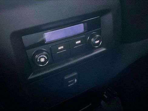 Certified 2023 Chevrolet Traverse LT image 11