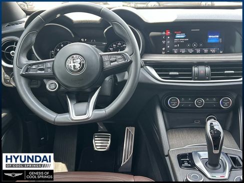 Used 2023 Alfa Romeo Stelvio Ti AWD/4WD image 27