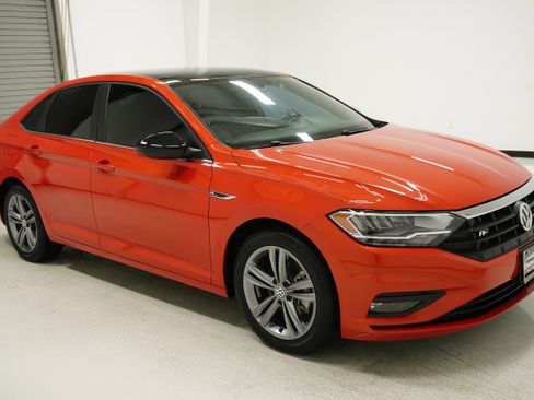 Used 2021 Volkswagen Jetta R-Line w/ R-Line Cold Weather Package image 3