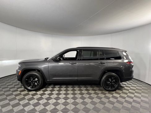 Certified 2025 Jeep Grand Cherokee L Altitude image 10