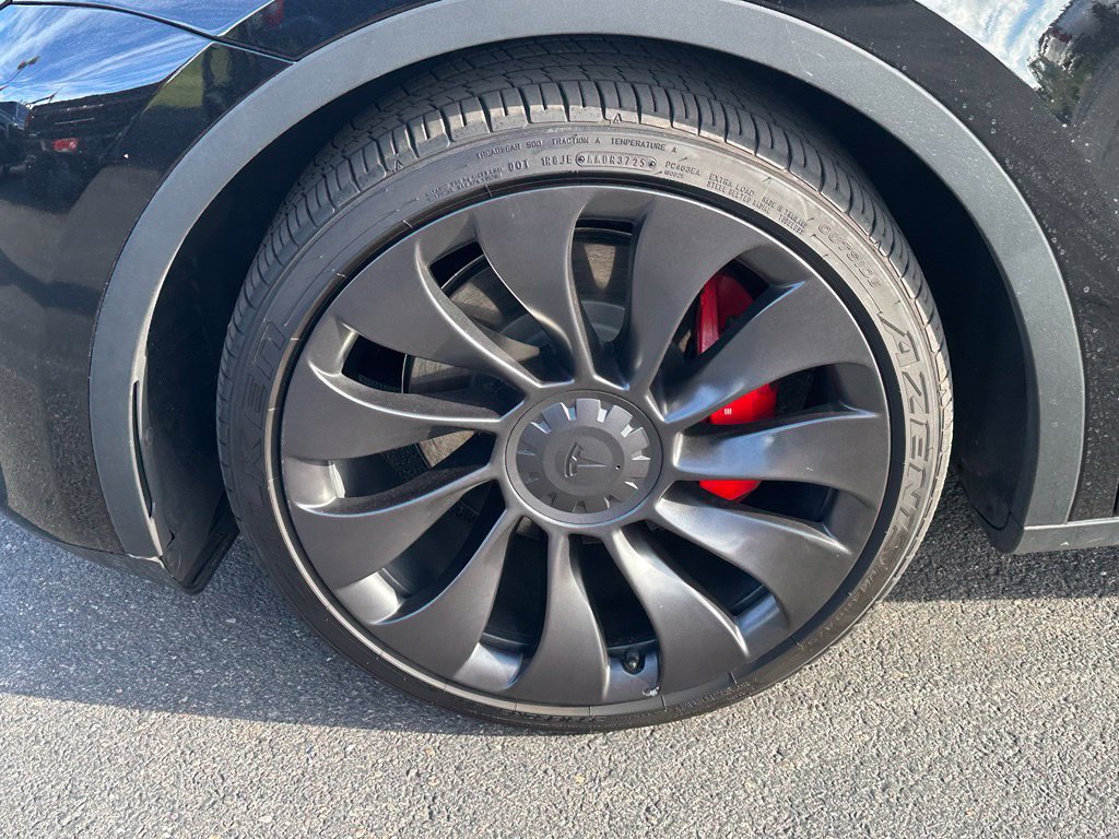Used 2023 Tesla Model Y Performance AWD/4WD image 13
