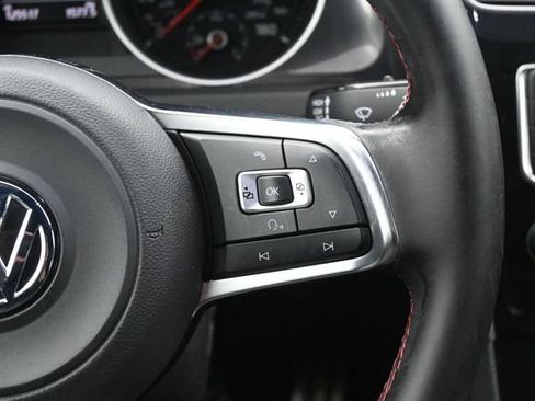 Used 2016 Volkswagen Golf 4-Door FWD image 17