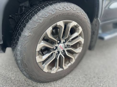 Used 2023 GMC Canyon Denali AWD/4WD image 2