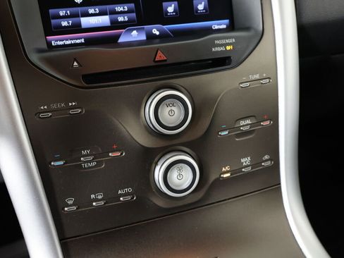 Used 2013 Ford Edge SEL image 36