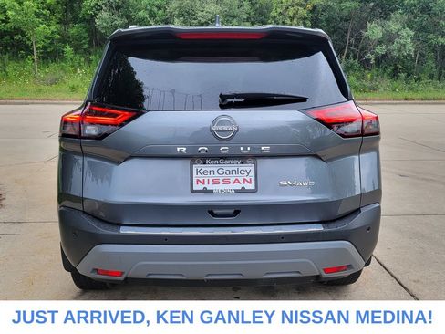 Certified 2023 Nissan Rogue SV w/ SV Premium B Package AWD/4WD image 4
