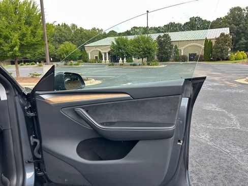 Used 2023 Tesla Model Y Long Range AWD/4WD image 60