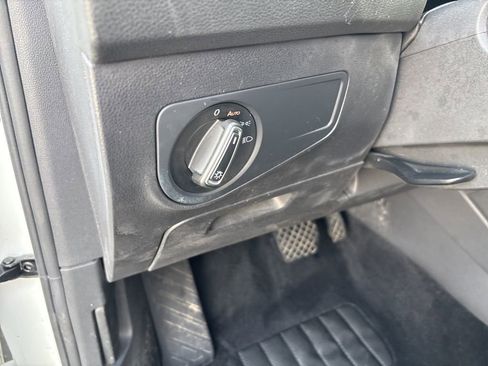 Used 2020 Volkswagen Tiguan SE AWD/4WD image 6