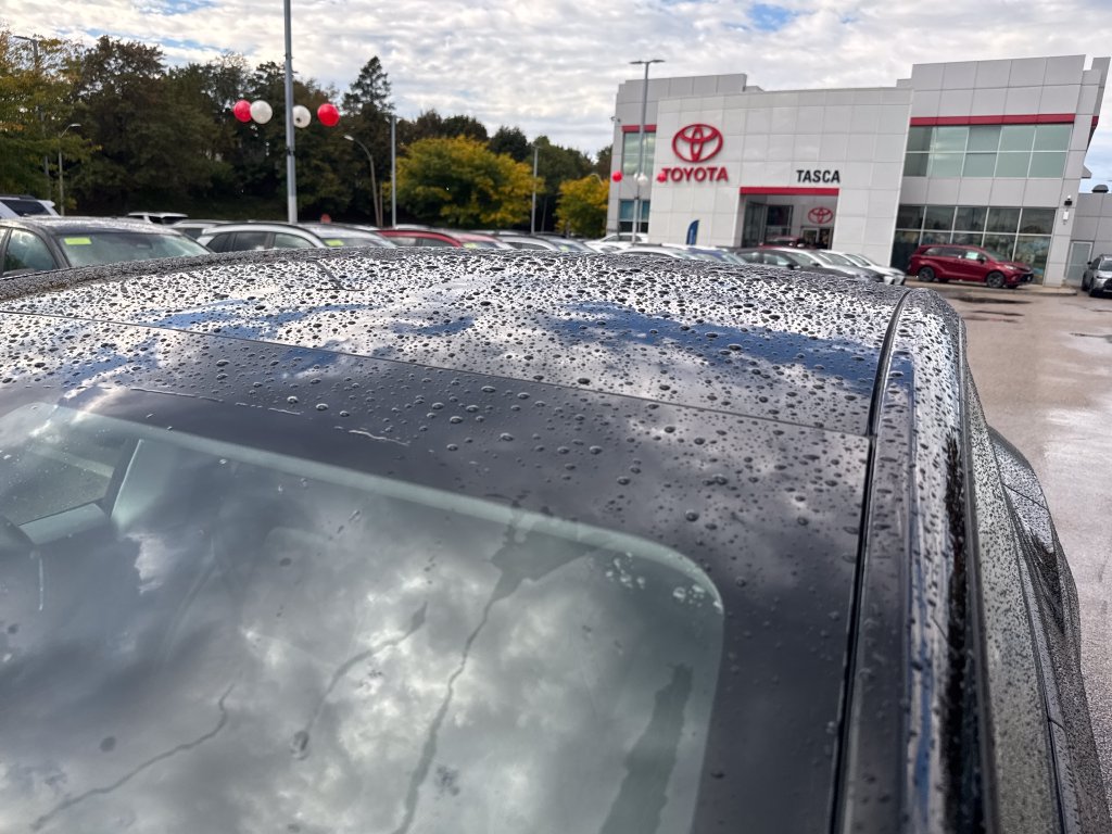 Used 2023 Tesla Model Y Long Range AWD/4WD image 46