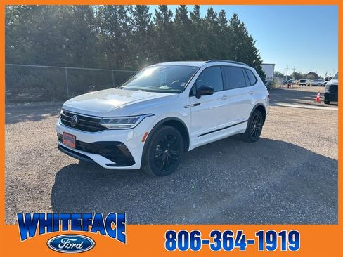 Used 2022 Volkswagen Tiguan SE R-Line image 1