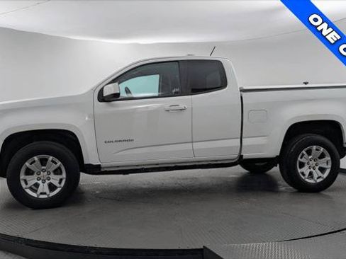 Used 2022 Chevrolet Colorado LT w/ Fleet Safety Package RWD image 2