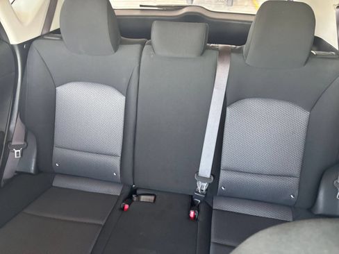 Used 2025 Kia Soul LX w/ LX Technology Package FWD image 37