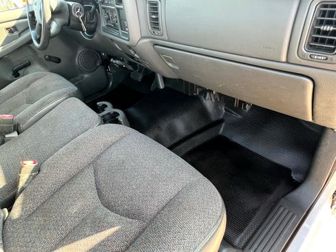 Used 2004 GMC Sierra 2500 W/T image 30