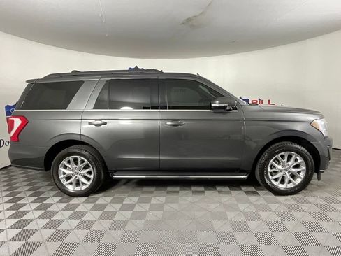 Used 2021 Ford Expedition XLT RWD image 2