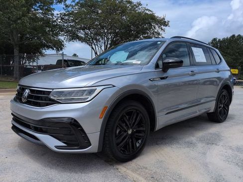 Used 2022 Volkswagen Tiguan SE R-Line FWD image 8