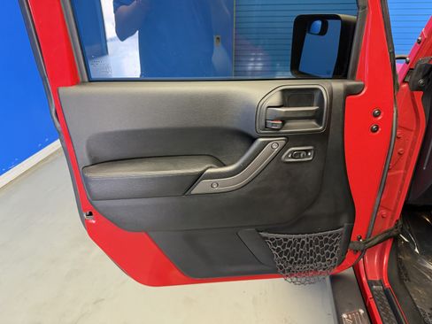 Used 2017 Jeep Wrangler Sport AWD/4WD image 9