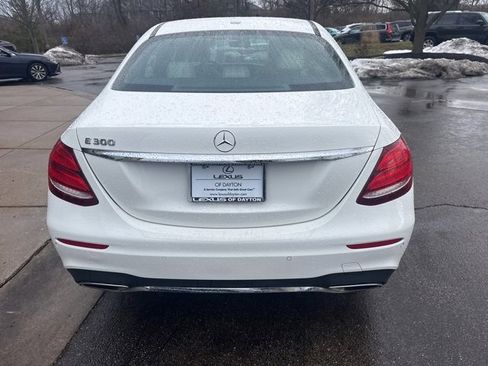 Used 2017 Mercedes-Benz E 300 image 4