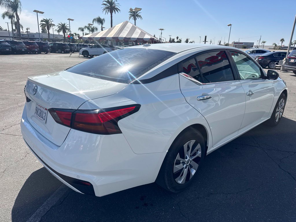 Used 2025 Nissan Altima 2.5 S FWD image 4