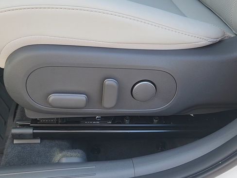 Certified 2026 Hyundai Kona SEL Premium AWD/4WD image 8