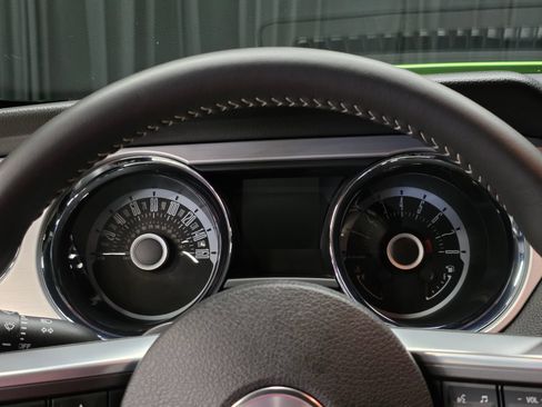 Used 2013 Ford Mustang GT Premium w/ Comfort Pkg RWD image 25