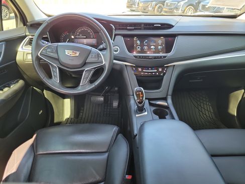Used 2018 Cadillac XT5 Premium Luxury image 13
