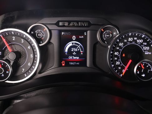 Used 2026 RAM 2500 Big Horn AWD/4WD image 4