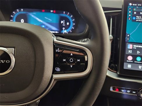 Used 2025 Volvo XC90 B5 Plus image 29