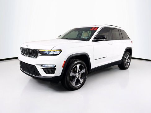 Used 2023 Jeep Grand Cherokee Limited w/ Luxury Tech Group II AWD/4WD image 7