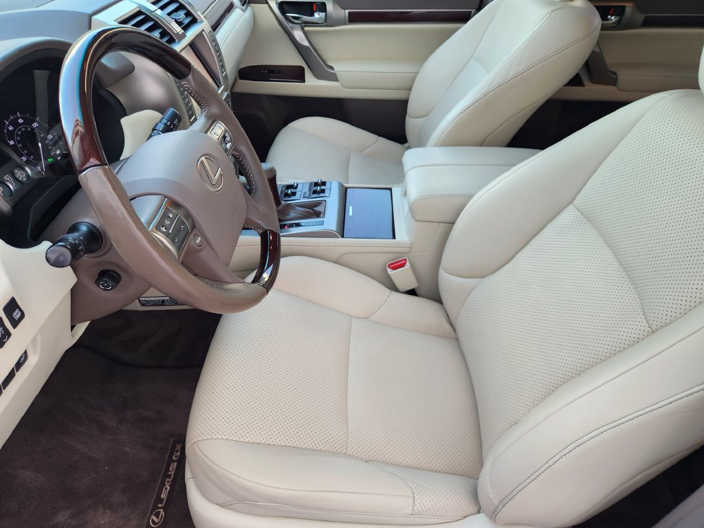 Used 2015 Lexus GX 460 Luxury AWD/4WD image 13