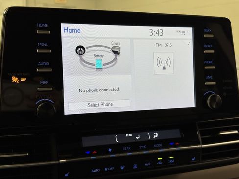 Used 2024 Toyota Sienna XLE image 38