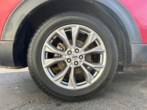 Used 2020 Ford Explorer XLT w/ Equipment Group 202A image 18