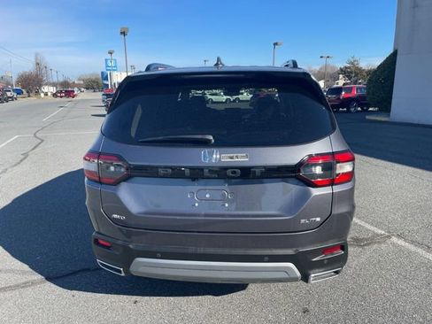 Used 2025 Honda Pilot Elite image 6