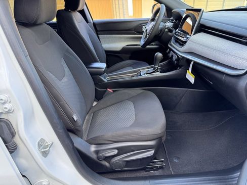 Used 2024 Jeep Compass Sport image 15