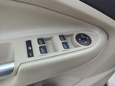 Used 2018 Ford Escape Titanium w/ Ford Safe & Smart Package image 8